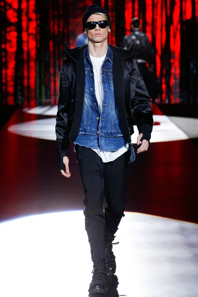 Look 7